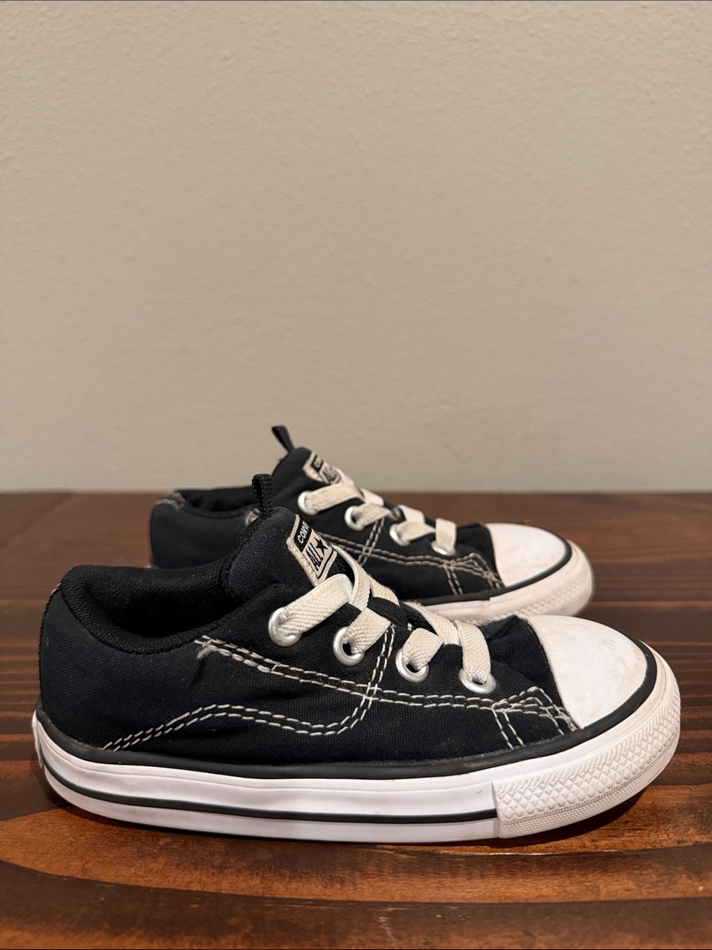 Converse Slip On Size: 9C